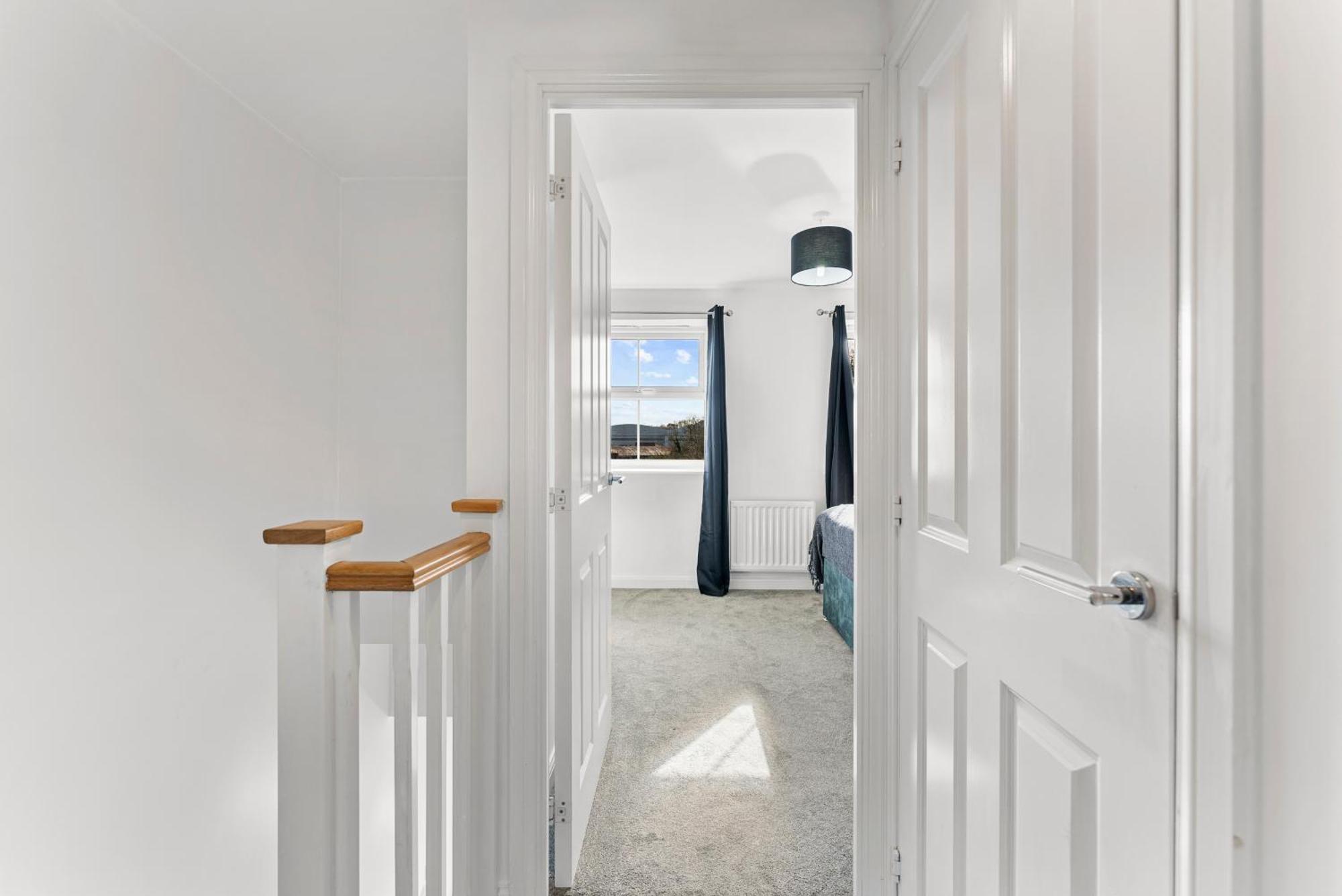 Ferienhaus Stylish 4 Bed - Parking - Sleeps 14 Bristol