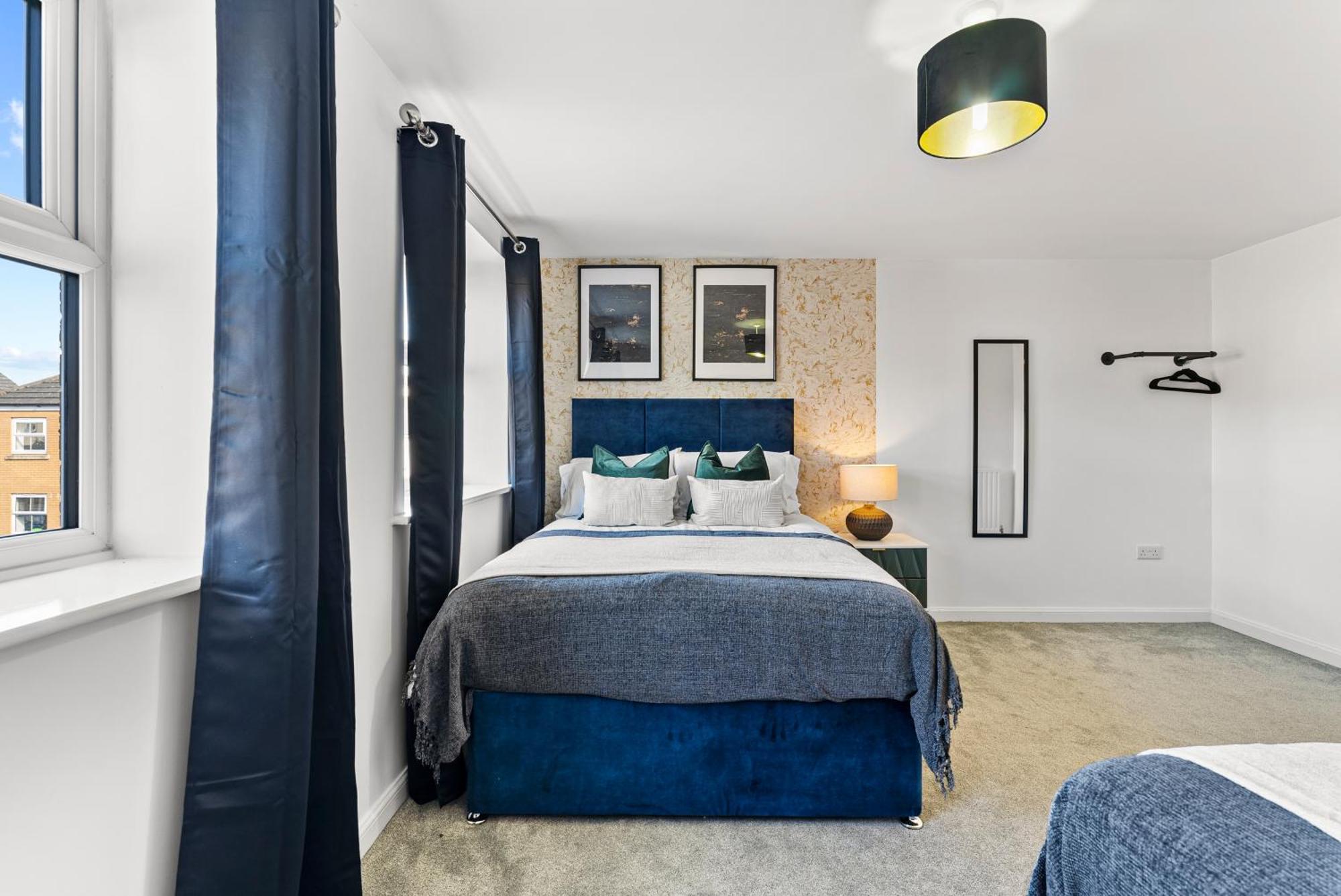 Ferienhaus Stylish 4 Bed - Parking - Sleeps 14 *